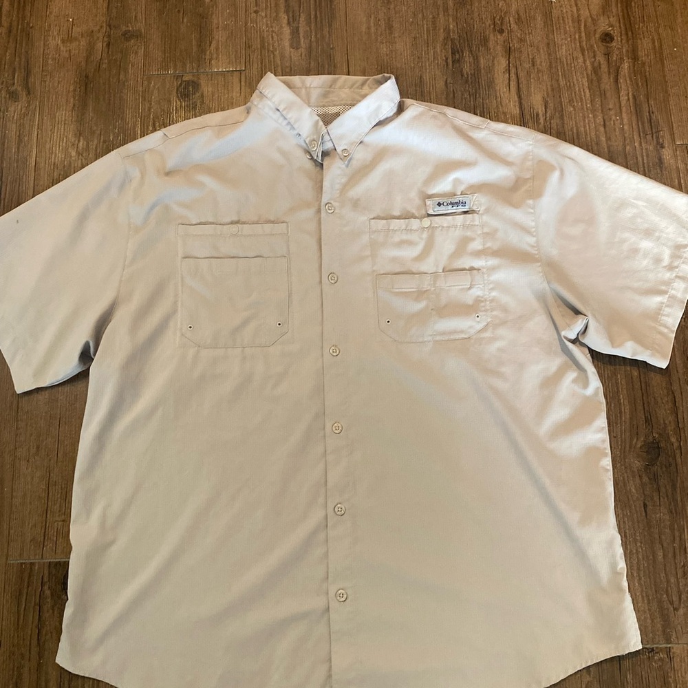 Columbia Men's Short Sleeve Shirt - beige